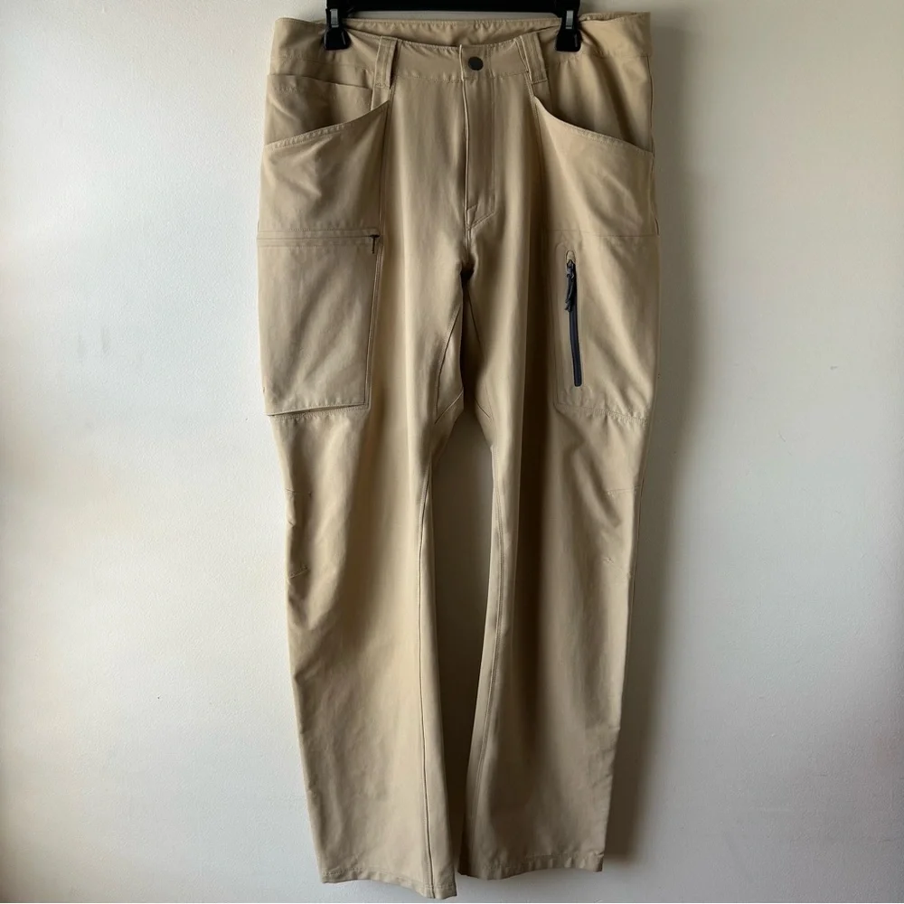 The North Face Men’s Retrac Tech Pants Tan 36 Regular